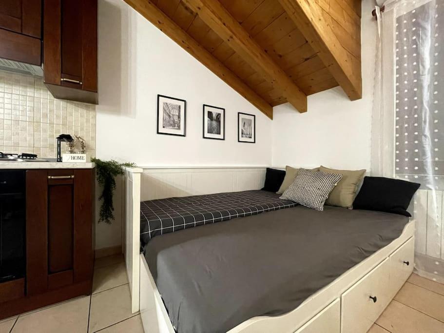 Apartamento Mansarda Antica Milano San Giuliano Milanese Exterior foto