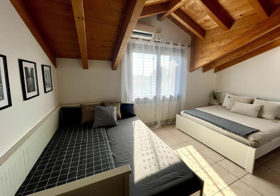 Apartamento Mansarda Antica Milano San Giuliano Milanese Exterior foto