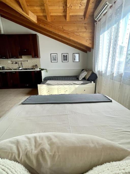 Apartamento Mansarda Antica Milano San Giuliano Milanese Exterior foto