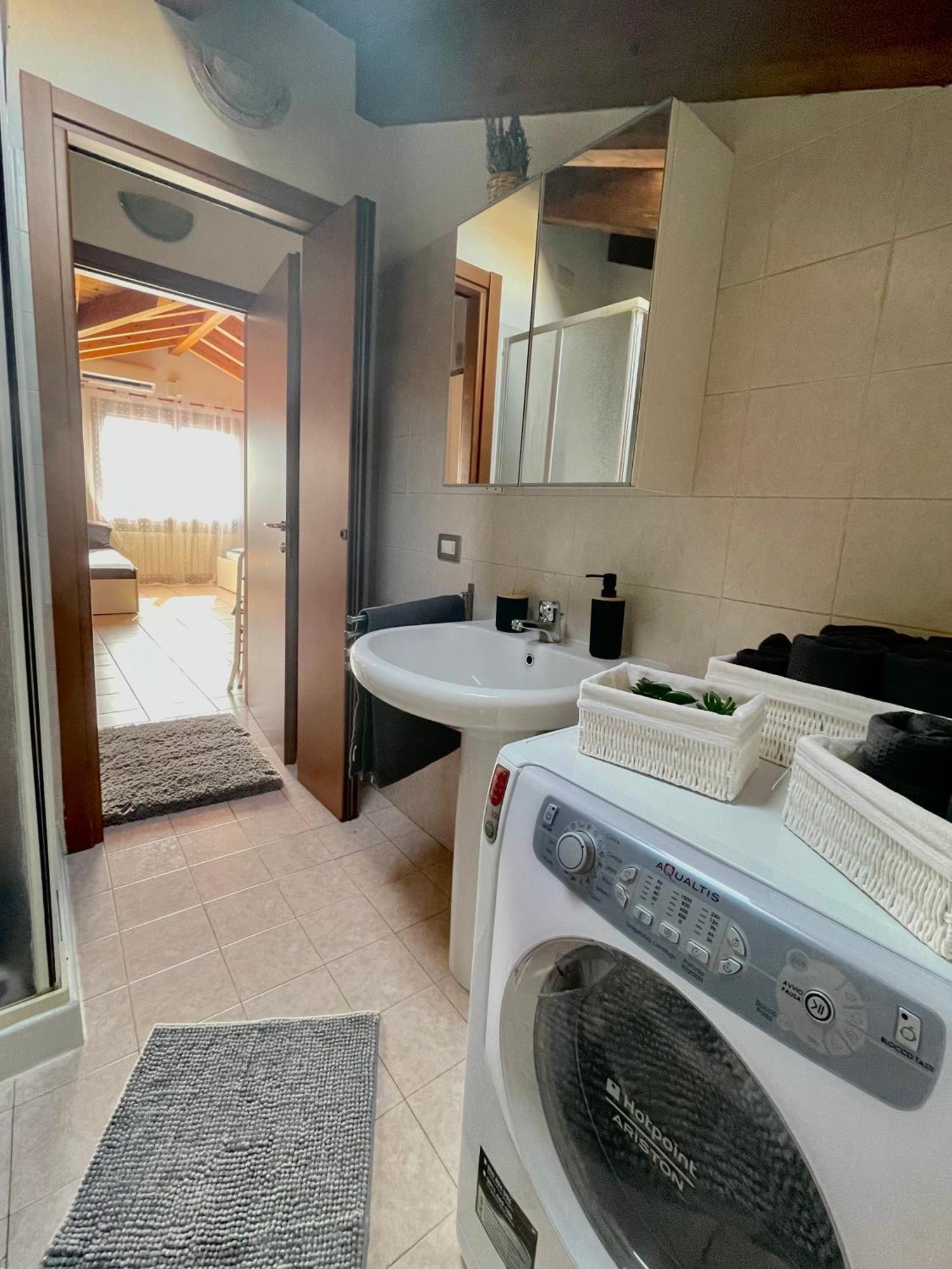 Apartamento Mansarda Antica Milano San Giuliano Milanese Exterior foto
